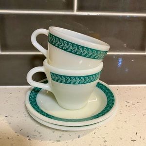 2 Vintage Pyrex Dinnerware Cups & Saucers Laurel Leaf Fern Green - Perfect!